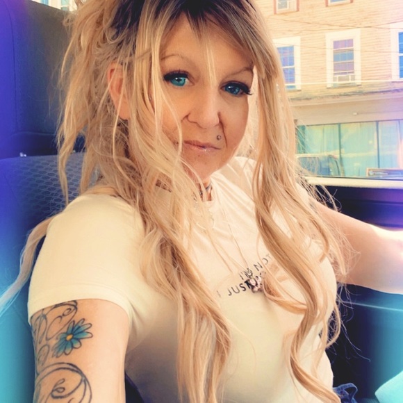 Meet your Posher, Annette - Picture 2 of 15